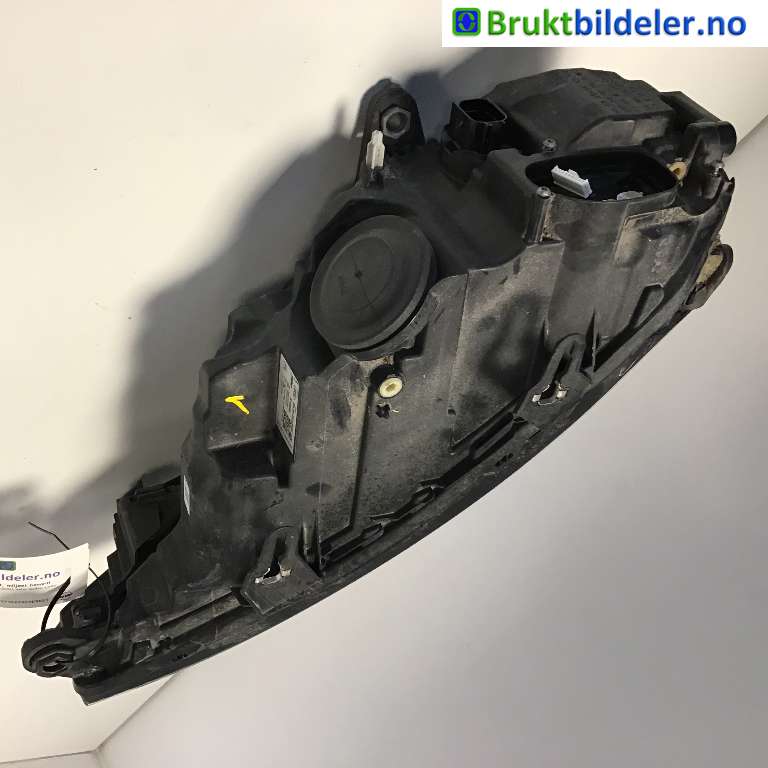 Frontlykt venstre halogen til Audi A1 2018-->> (Type II)  (AUDI|82A 941 773|90106082|82A 941 033 D)