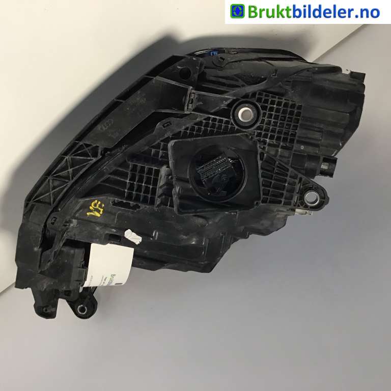 Frontlykt venstre halogen til Audi A1 2018-->> (Type II)  (AUDI|82A 941 773|90106082|82A 941 033 D)