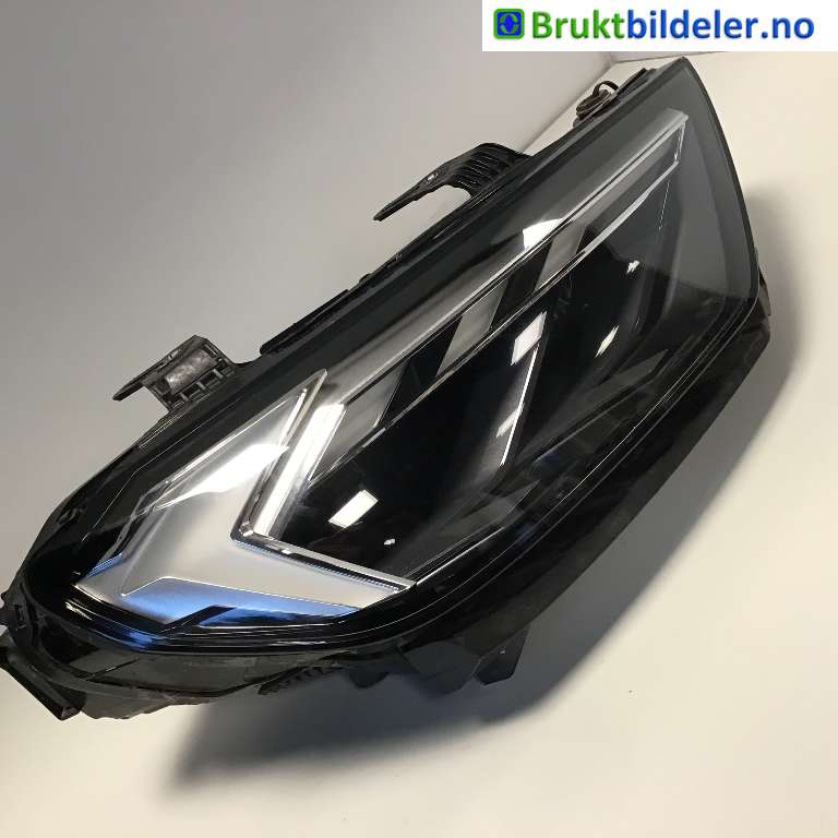 Frontlykt høyre halogen til Audi A1, 2018-->> (Type II)  (AUDI|82A 941 774)