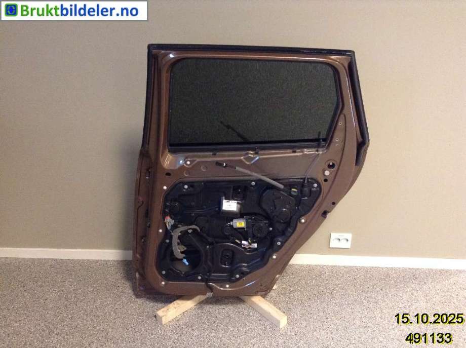 Dør høyre bak til Volvo XC60 2008-2013 (Type I, Fase 1)  (VOLVO|31402418|)