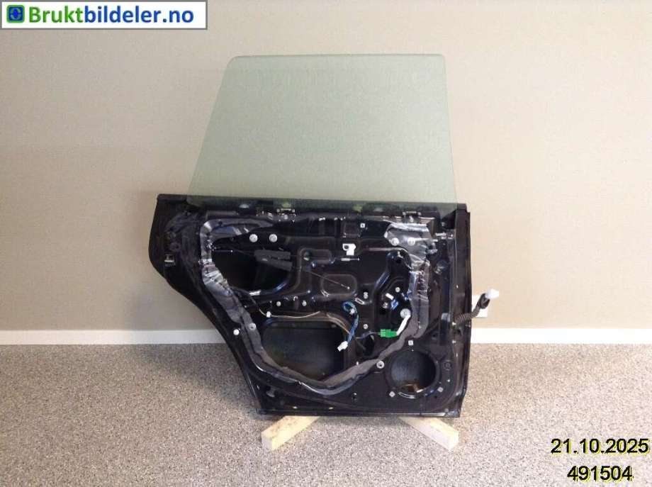 Dør venstre bak til Subaru Outback 2007-2009 (Type III, Fase 2)  (SUBARU|60409AG0719P|)