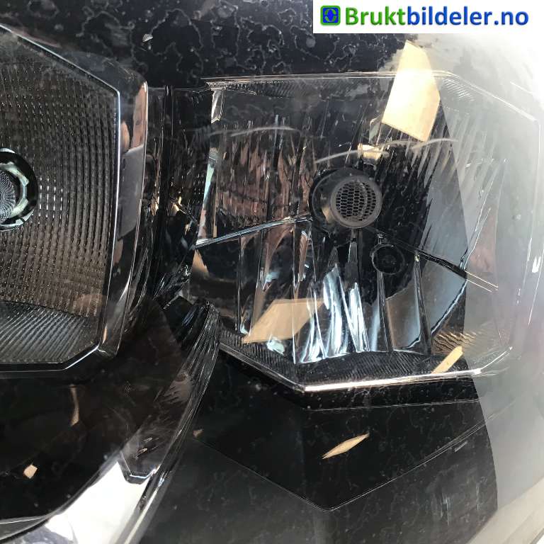 Frontlykt venstre halogen til VW Transporter / Caravelle 2015-2019 (T6) (T6) (VOLKSWAGEN|7E1 941 015 L|90073564|)