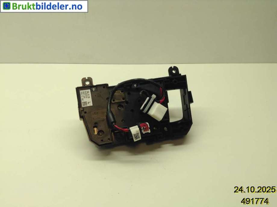 Bilstereo diverse til Mazda MX-30 2020-->>  (MAZDA|DN4J-66-CM0|)