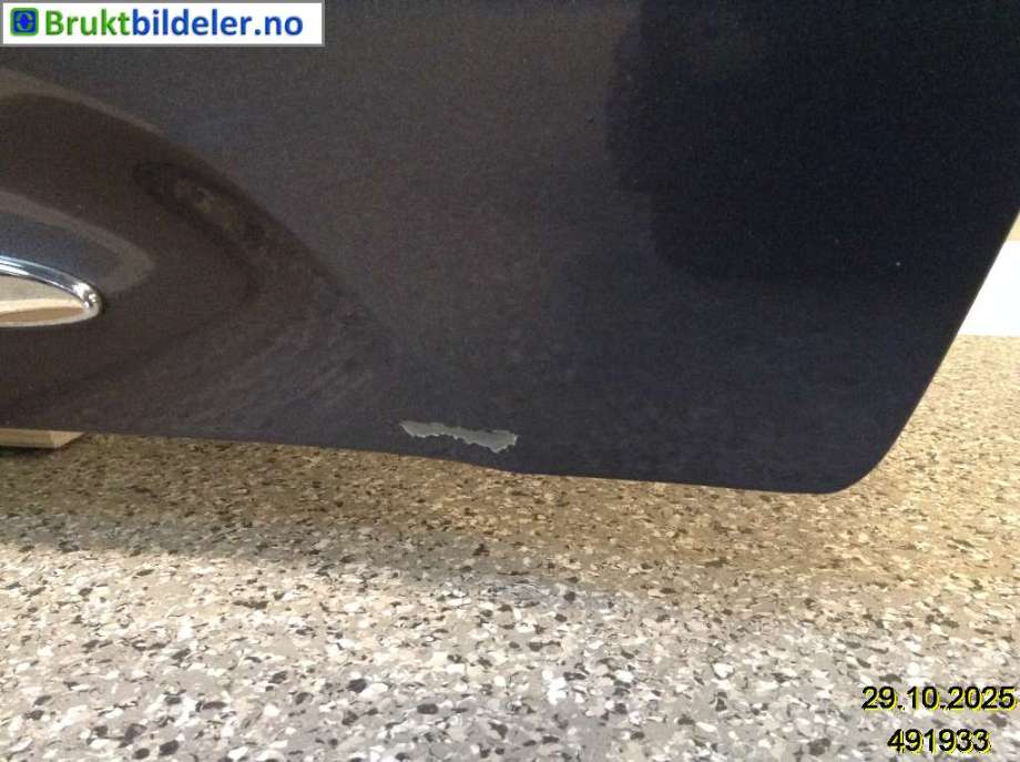 Dør høyre foran til Toyota Avensis 2009-2015 (Type III, Fase 1)  (TOYOTA|6700105070||6700105081)