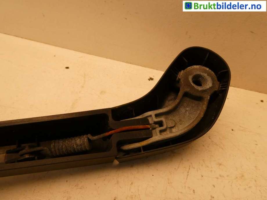 Viskerarm bakrute til Volvo V50 2004-2007 (Fase 1) (VOLVO|8648012||30753273)