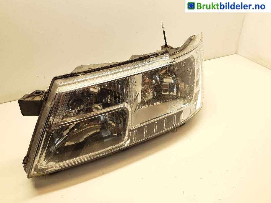Frontlykt venstre halogen til Dodge Journey, 2008-2010  (DODGE|5067 789AC)