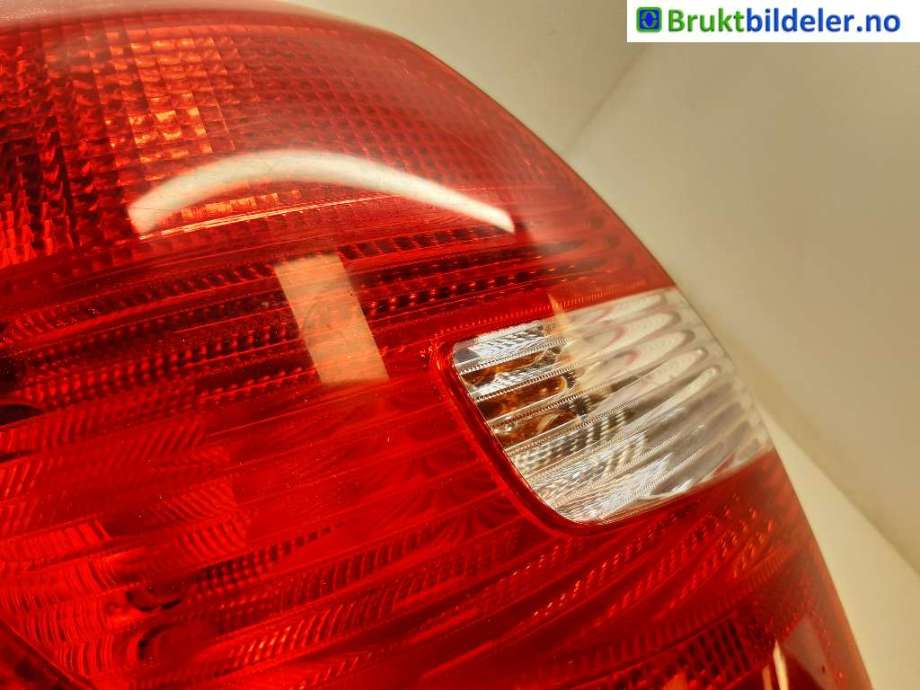 Baklykt venstre til Škoda Fabia 2010-2014 (Type II, Fase 2)  (SKODA|5J6 945 111|)