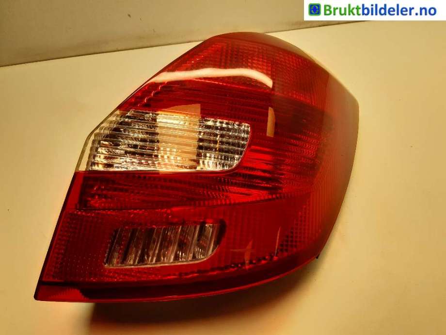Baklykt høyre til Škoda Fabia, 2010-2014 (Type II, Fase 2)  (SKODA|5J6 945 112)