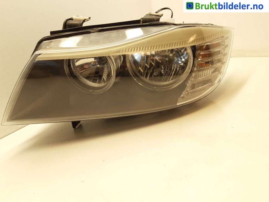 Frontlykt venstre halogen til BMW 3-Serie, 2005-2011 (E90/E91/E92/E93) (E90/E91/E92/E93) (BMW|63 11 7 202 573)