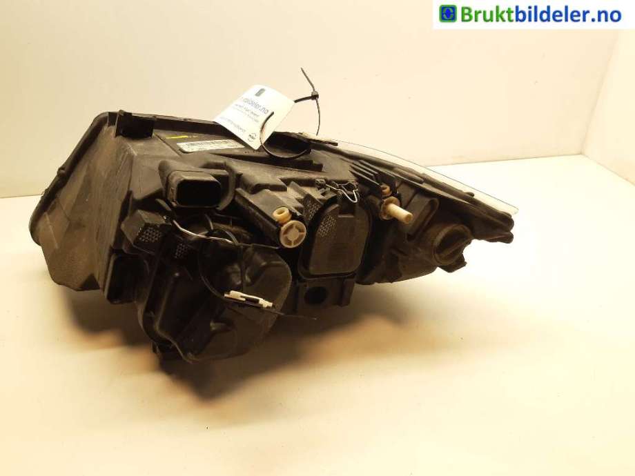 Frontlykt høyre halogen til BMW 3-Serie 2005-2011 (E90/E91/E92/E93) (E90/E91/E92/E93) (BMW|63 11 7 202 574|89318921|)
