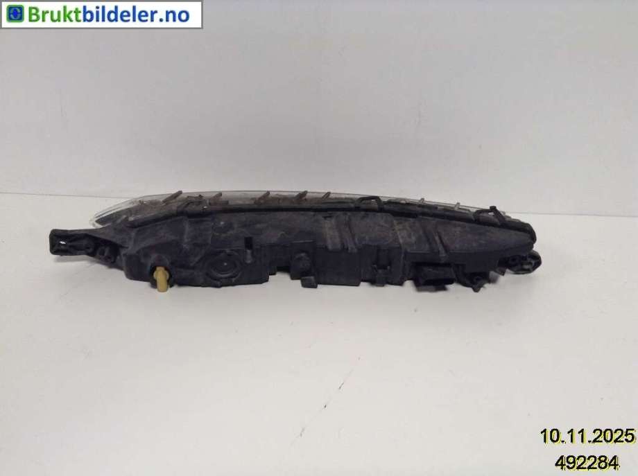 Tåkelykt høyre foran til Citroën C4, Picasso 2013-2018 (Type II)  (CITROEN|98 167 147 80||98 226 531 80)