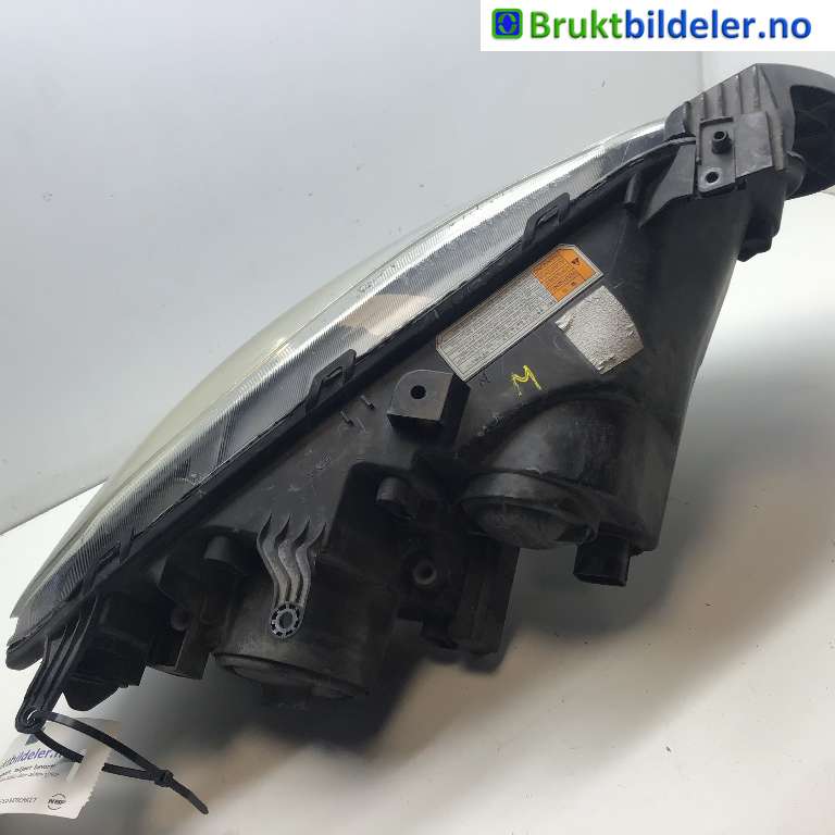 Frontlykt venstre xenon til Suzuki Kizashi 2010-2014 (SUZUKI|35320-57LB1|)