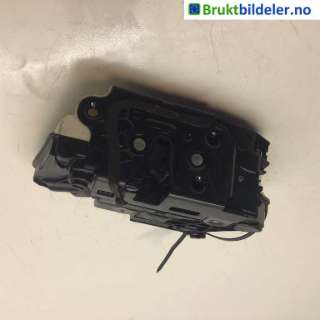 Låsekasse høyre bak til VW Tiguan, 2007-2011 (Type I, Fase 1)  (VOLKSWAGEN|5N0 839 016 A)
