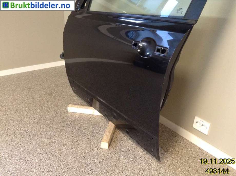 Dør venstre foran til Nissan Qashqai 2010-2014 (Type I, Fase 2)  (NISSAN|H0101EY1MA||H0101EY1MC)