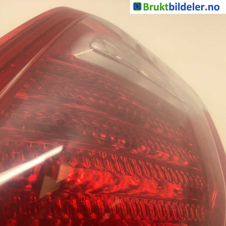 Baklykt høyre indre til Toyota Camry 2001-->>  (TOYOTA|8158006120|)