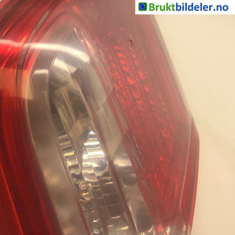 Baklykt venstre indre til Toyota Camry 2001-->>  (TOYOTA|8159006120|)
