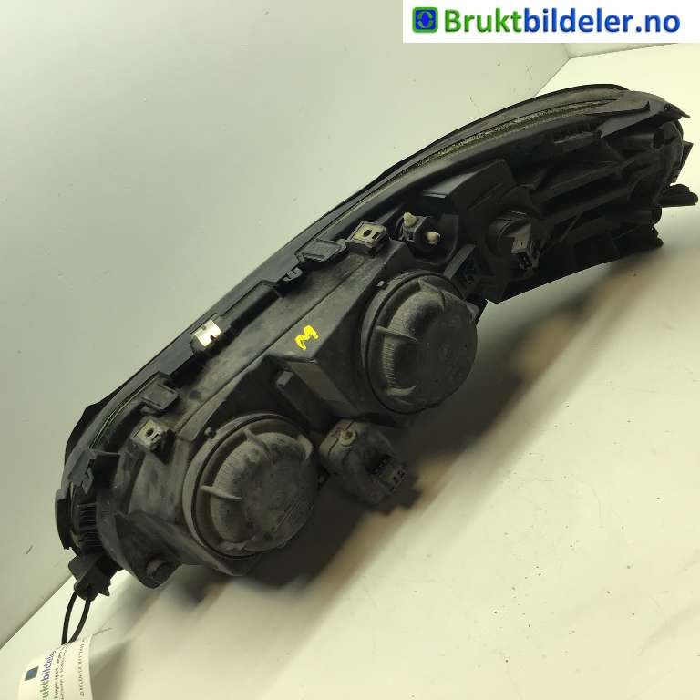 Frontlykt høyre halogen til Volvo V70 2000-2004 (Type II, Fase 1)  (VOLVO|8620687|89004806|)