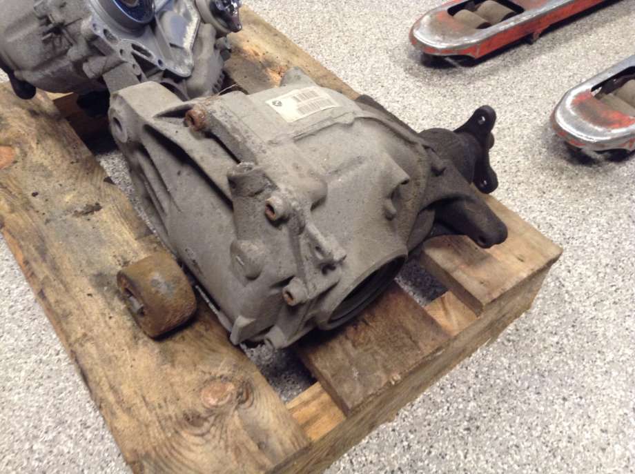 Kardang klokke bak til BMW 5-Serie 2010-2017 (F10/F11) (F10/F11) (BMW|7630824-02|EA8331|)
