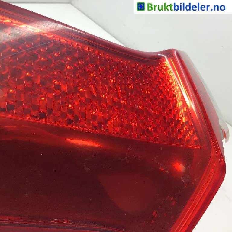 Baklykt venstre indre til Volvo V70 2007-2013 (Type III, Fase 1)  (VOLVO|31395068|)