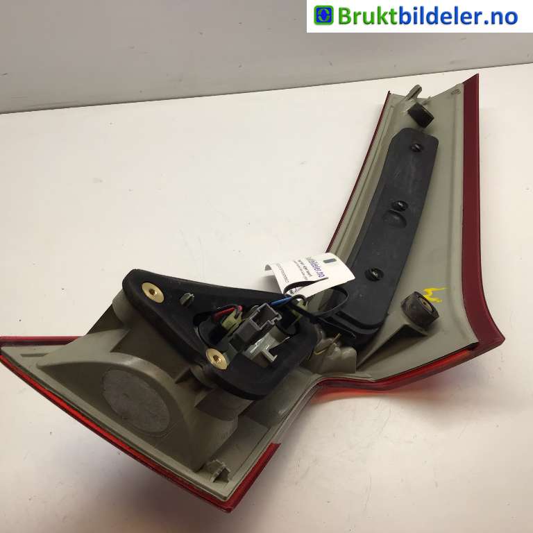 Baklykt venstre indre til Volvo V70 2007-2013 (Type III, Fase 1)  (VOLVO|31395068|)