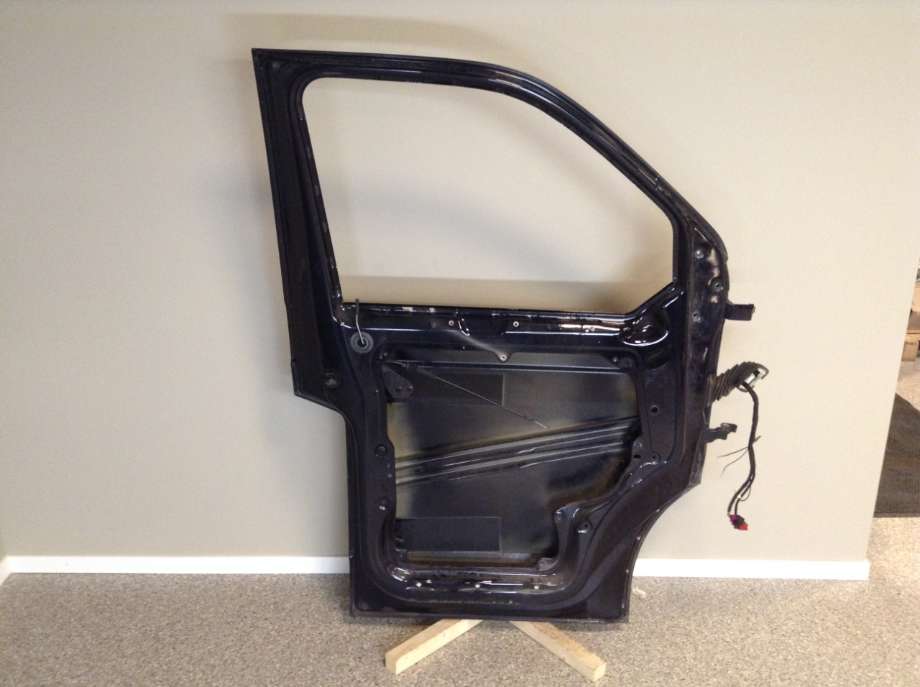 Dør venstre 2dørs til VW Transporter / Caravelle 2009-2015 (Fase 2) (T5) (T5) (VOLKSWAGEN|7LA 831 055||7LA 831 055 B)
