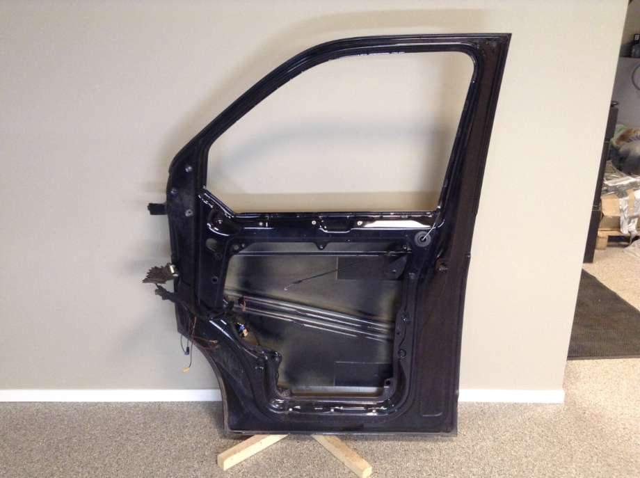 Dør høyre 2dørs til VW Transporter / Caravelle 2009-2015 (Fase 2) (T5) (T5) (VOLKSWAGEN|7LA 831 056||7LA 831 056 B)
