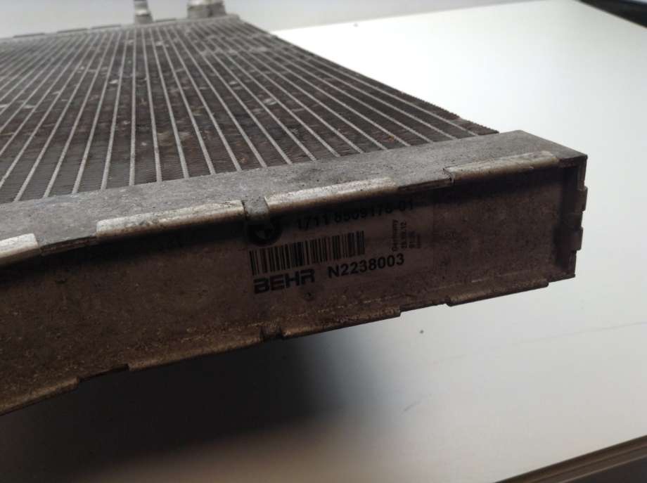 Radiator (automat gir) til BMW 5-Serie 2010-2017 (F10/F11) (F10/F11) (BMW|17 11 8 509 175-01||17 11 8 509 175)