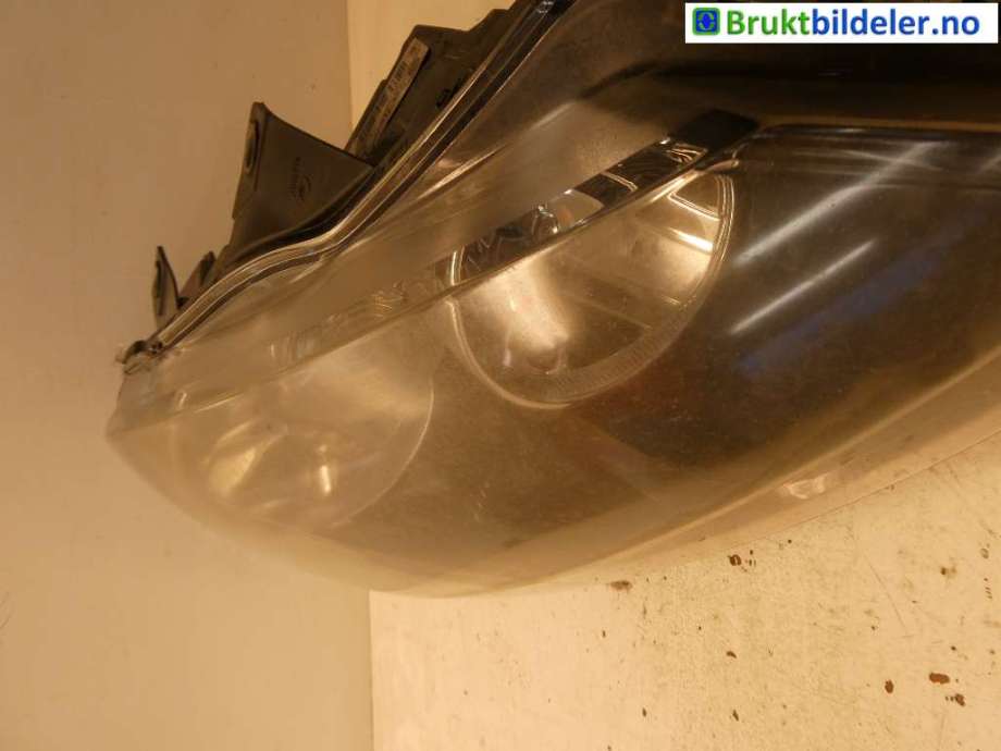 Frontlykt høyre halogen til VW Golf VI 2008-2012  (VOLKSWAGEN|5K1 941 006 M|89319341)