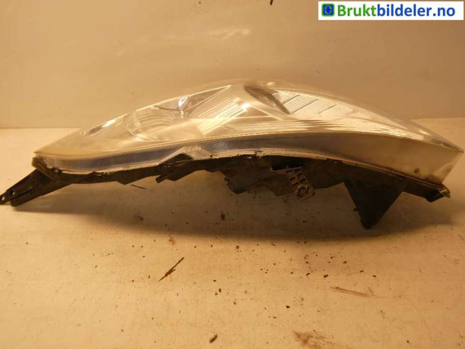 Frontlykt høyre halogen til Suzuki Swift 2011-2017 (SUZUKI|35120-71L00|)
