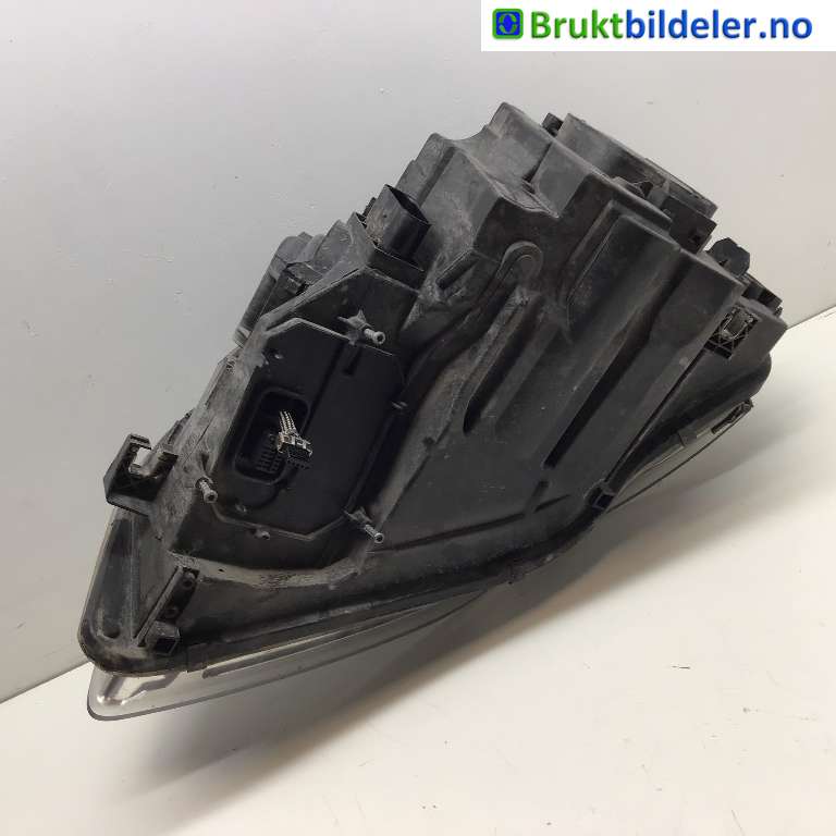 Frontlykt høyre xenon til Audi A4 2004-2008 (Type III) (B7) (B7) (AUDI|8E0 941 030 BM|)