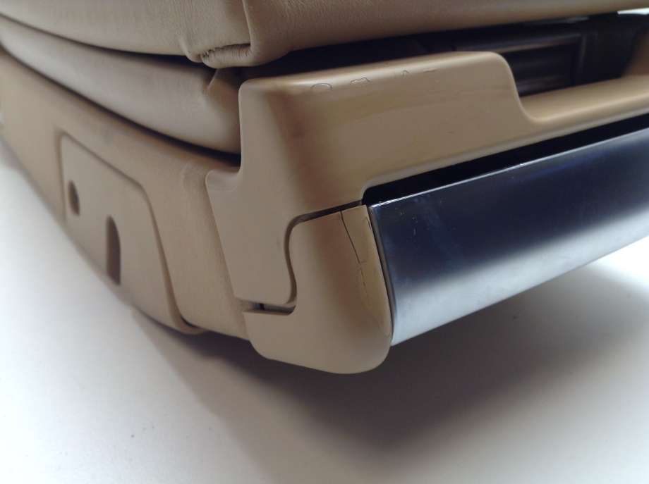 Sete armlene lokk til Porsche Panamera 2009-2017 (Type I) (970) (970) (PORSCHE|970 522 601 01 9H6|)