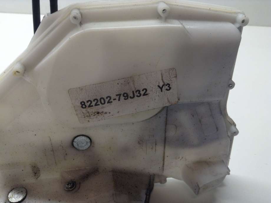 Låsekasse venstre foran til Suzuki SX4 2009-2013 (Type I, Fase 2)  (SUZUKI|82202-79J32|)