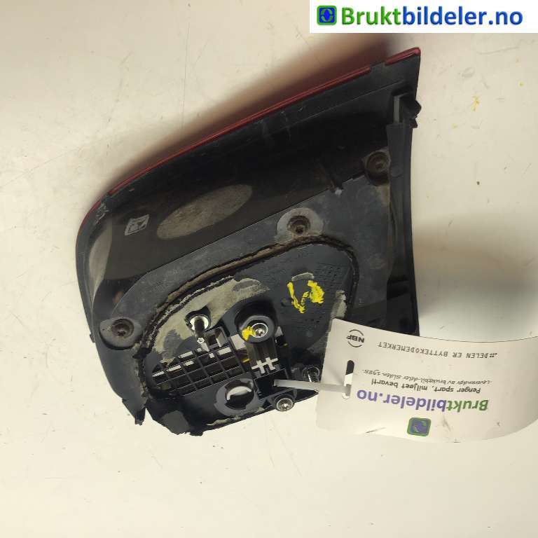 Baklykt venstre indre til VW Golf VI 2008-2012  (VOLKSWAGEN|5K0 945 093 AF|)