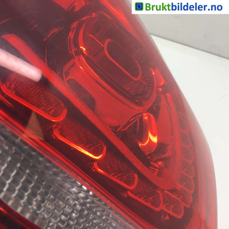 Baklykt høyre indre til VW Golf VI 2008-2012  (VOLKSWAGEN|5K0 945 094 AF|)