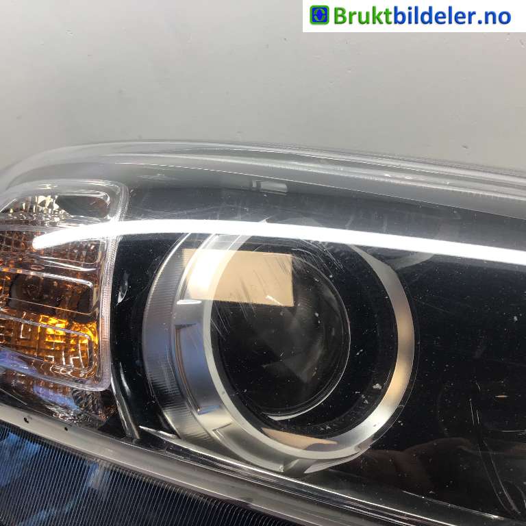 Frontlykt høyre xenon til Kia Sorento 2016-->> Type III (KIA|92102-C5200|R009U2008ZW|)
