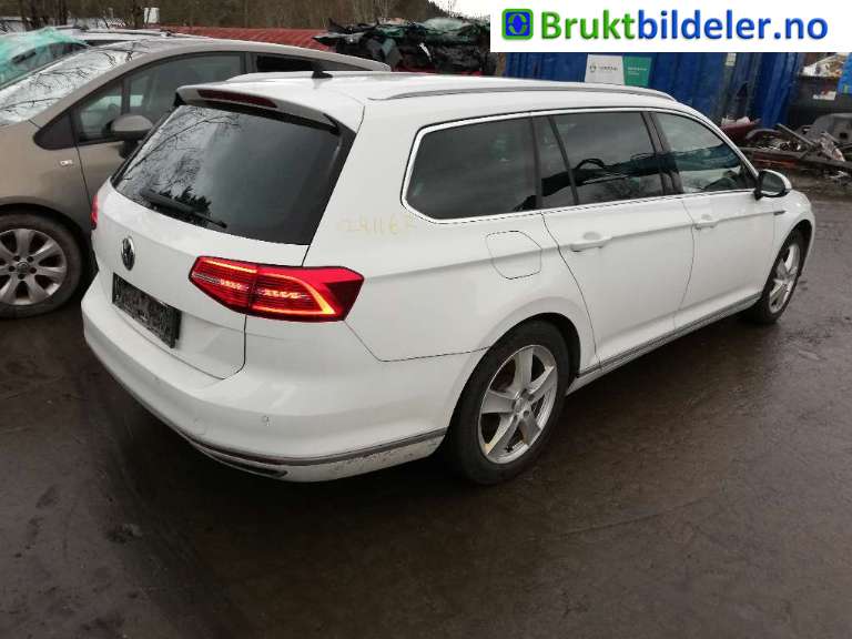 Dør høyre bak til VW Passat 2015-2019 (Fase 1) (B8) (B8) (VOLKSWAGEN|)
