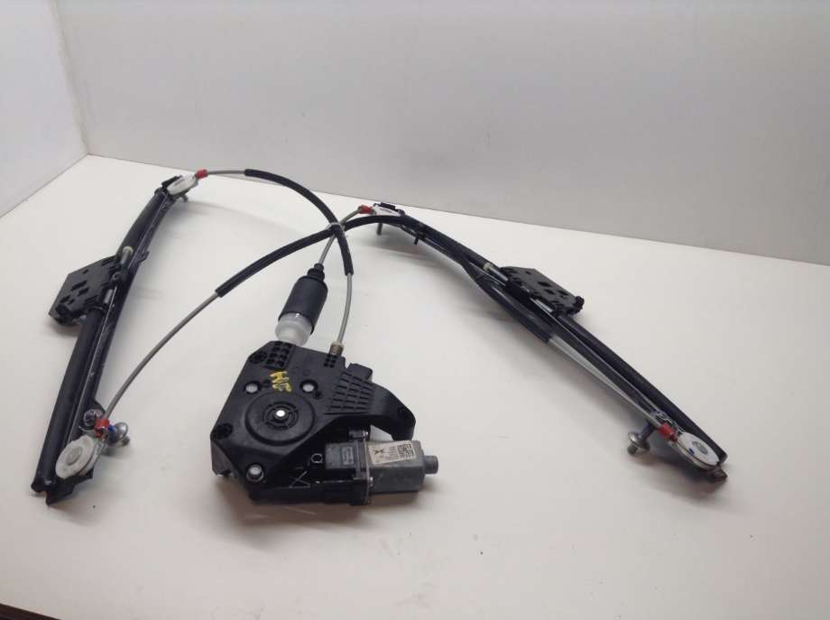 Ruteheis venstre bak til XPeng P7 2021-->> (XPENG|5710103ED1-00-04|)