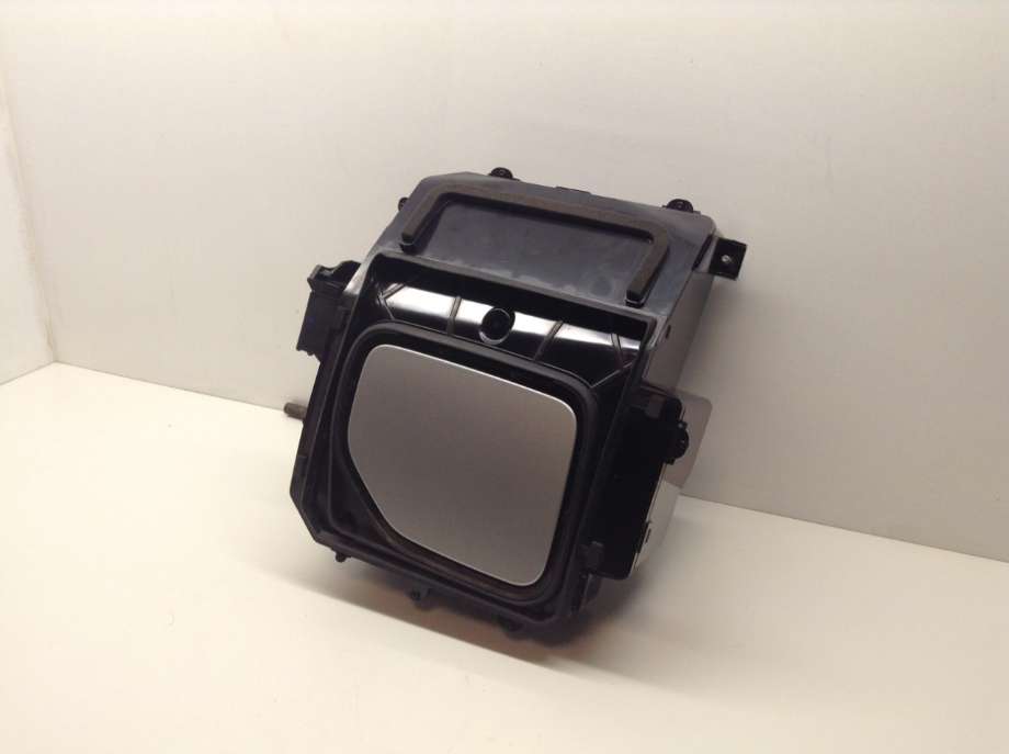 Batterilader inntak/luke til XPeng P7, 2021-->>  (XPENG|5920001ED3-00-00)