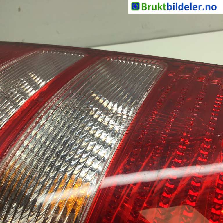 Baklykt venstre til VW Caddy 2010-2015 (Type III, Fase 2)  (VOLKSWAGEN|2K5 945 095 J|)
