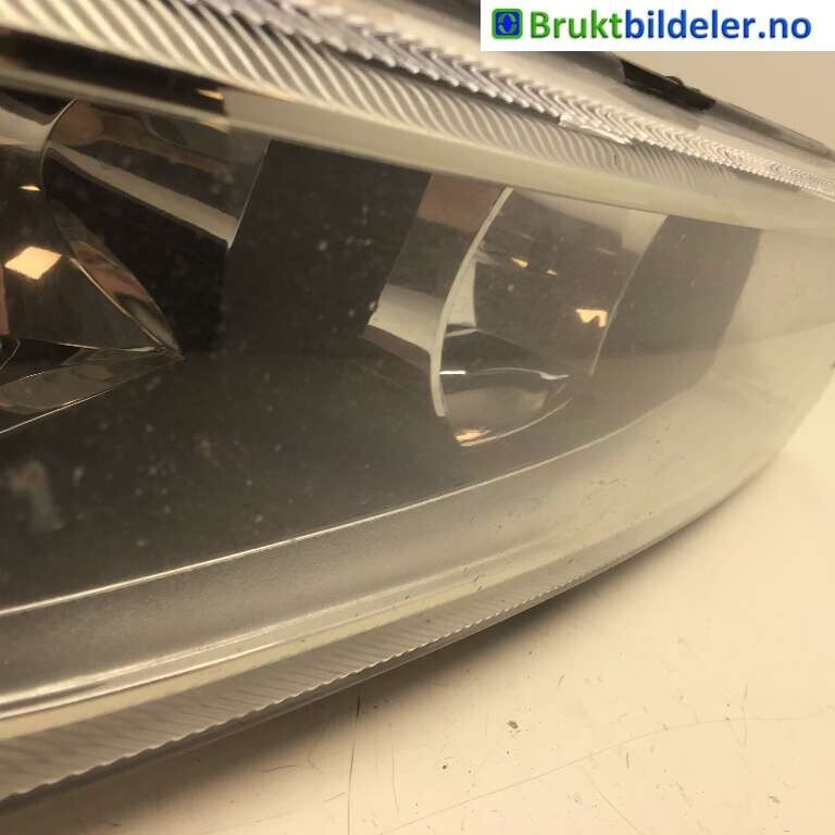 Tåkelykt venstre foran til VW Passat 2011-2015 (B7) (B7) (VOLKSWAGEN|3AA 941 661 G|)