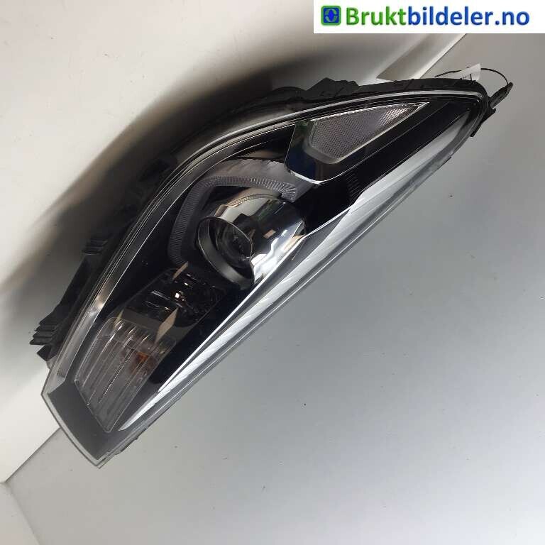 Frontlykt høyre halogen til Kia Rio, 2017-->> Type IV  (KIA|92102-H8200)