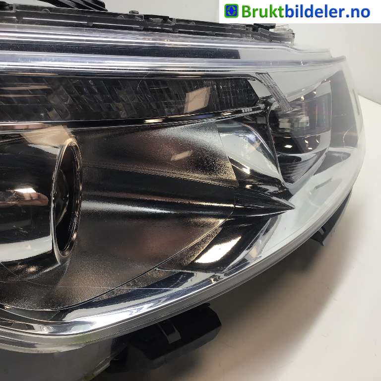 Frontlykt høyre xenon til Peugeot 4008 2012-2017  (PEUGEOT|1608386180|)