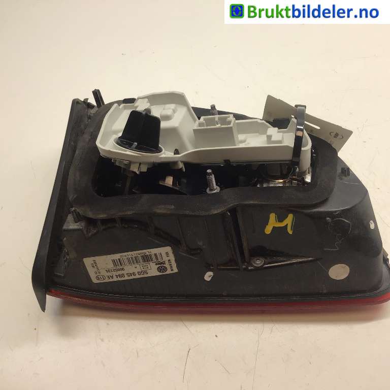 Baklykt høyre indre til VW Golf VII 2012-2017 (Fase 1) (VOLKSWAGEN|5G0 945 094 AE|90052131|)