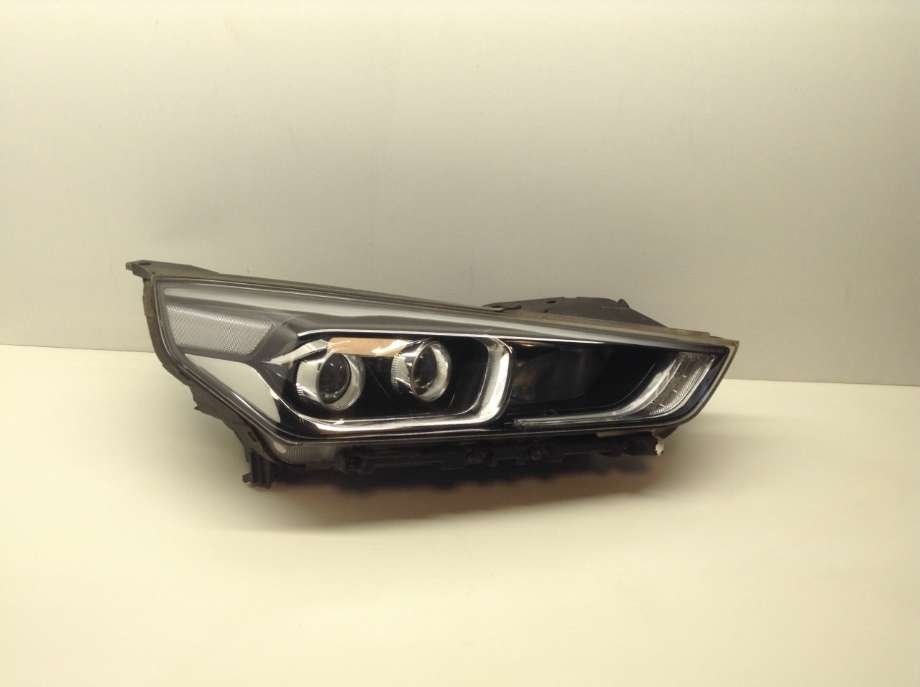 Frontlykt høyre halogen til Hyundai Ioniq Electric, 2019-->> (Fase 2)  (HYUNDAI|92102G 7000T2S)
