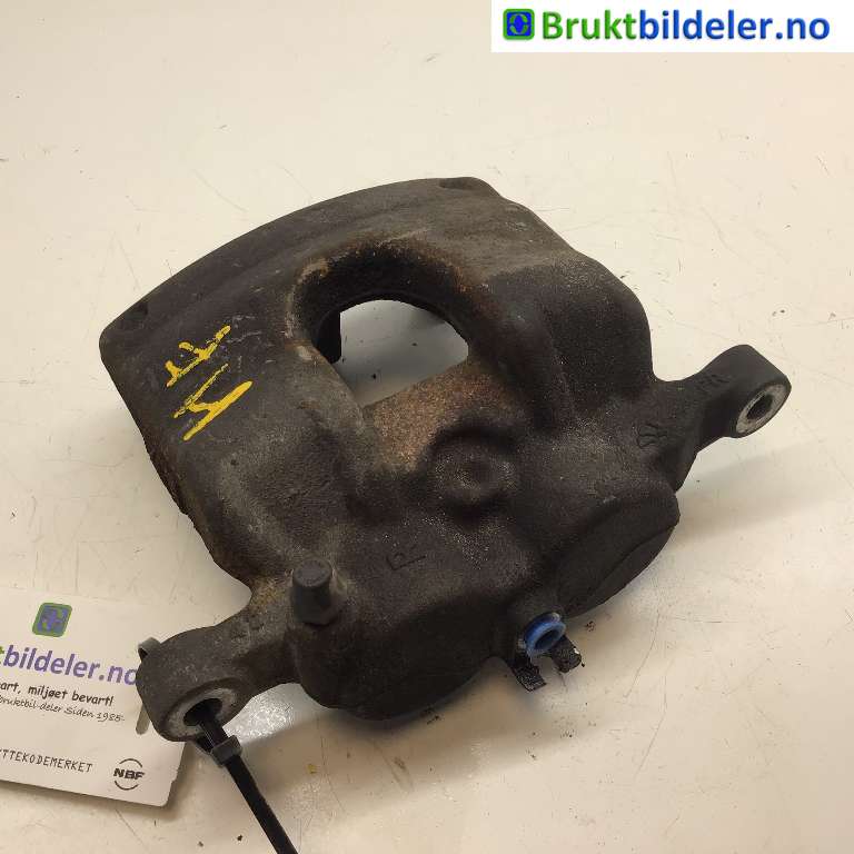 Bremsecaliper høyre foran til Nissan Navara 2016-->> (D23) (D23) (NISSAN|D10015XA1A|)