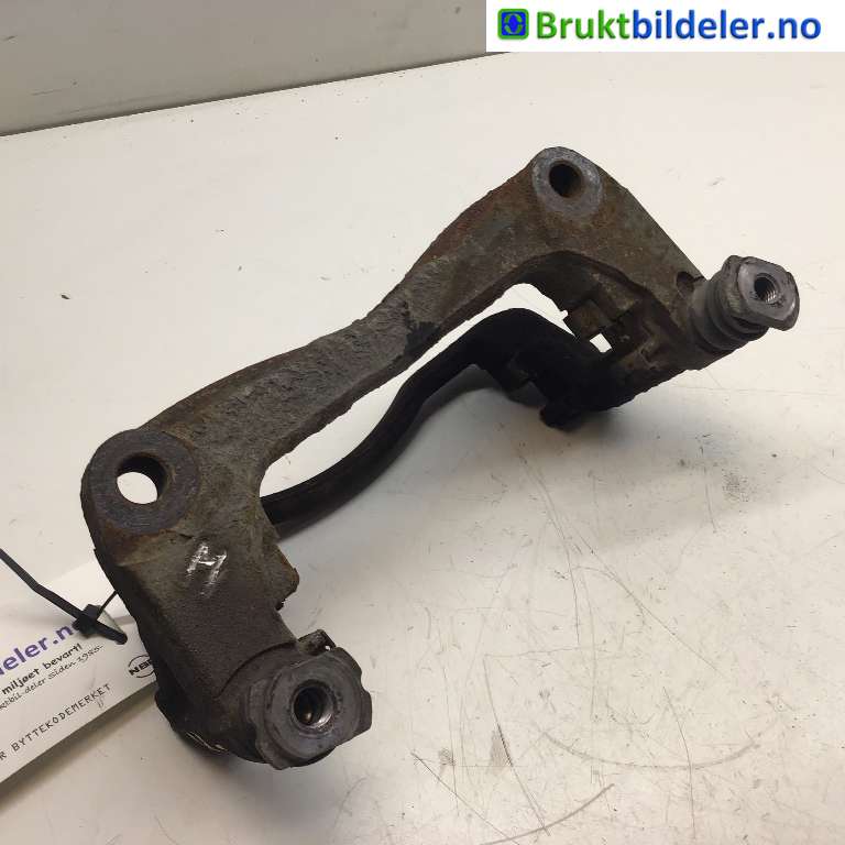 Bremsecaliper brakett til Nissan Navara, 2016-->> (D23) (D23) (NISSAN|D10145XA2A)