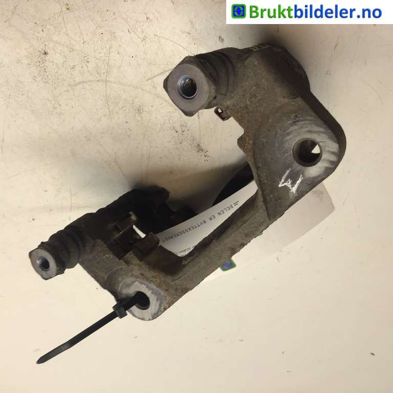 Bremsecaliper brakett til Nissan Navara, 2016-->> (D23) (D23) (NISSAN|D40145XA0A)