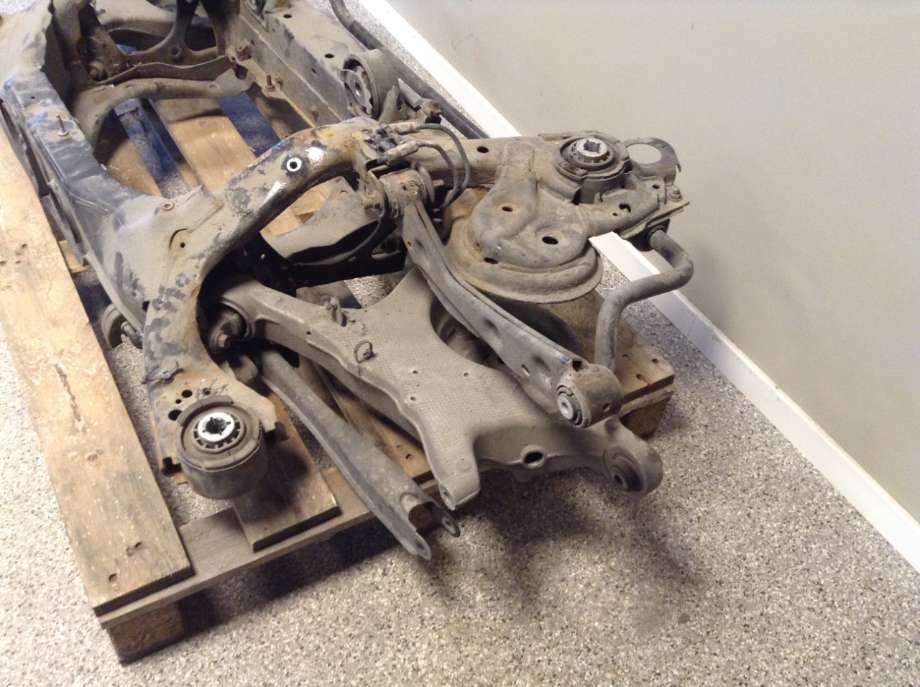 Travers bak til Volvo XC90 2015-2025 (Type II)  (VOLVO|32268545|)
