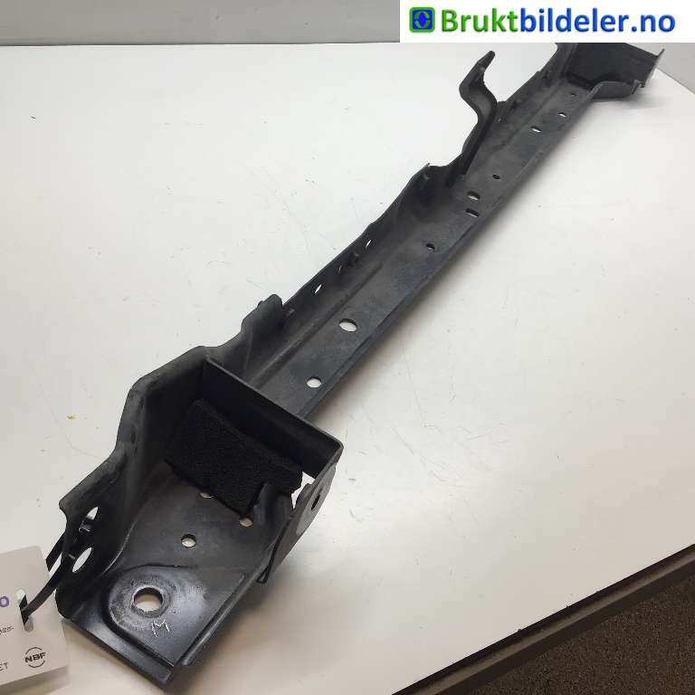Frontplate øvre til Nissan Navara, 2016-->> (D23) (D23) (NISSAN|625105JU0A)