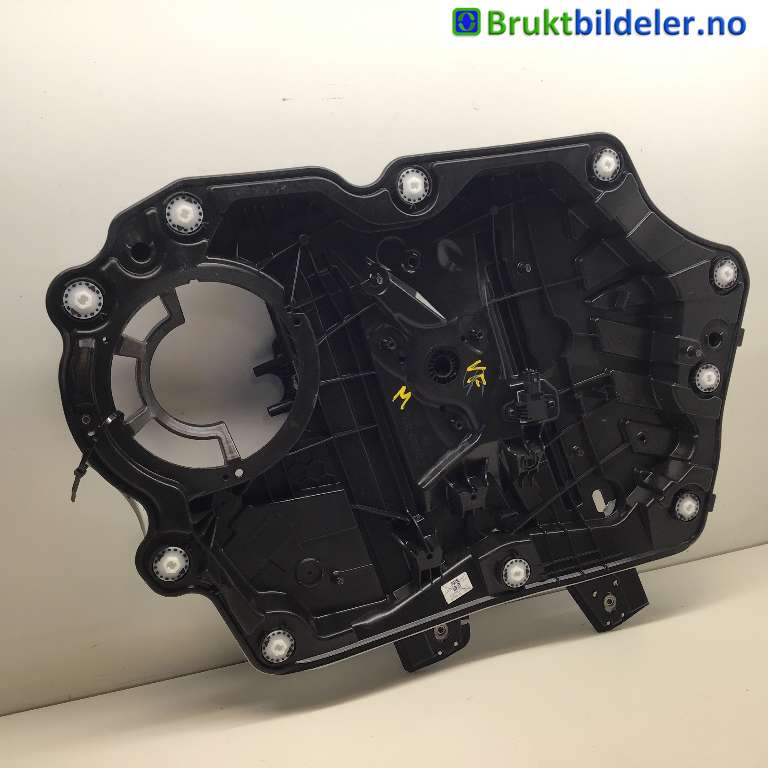 Ruteheis til Ford Puma, 2019-->>  (FORD|L1TB-S23209-CC)